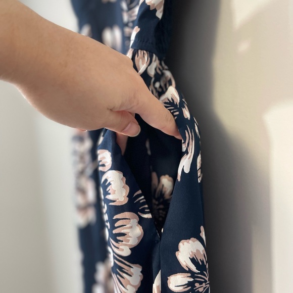 Band Of Gypsies Navy Floral Sweetheart Sleeveless Jumpsuit Medium - Picture 6 of 8